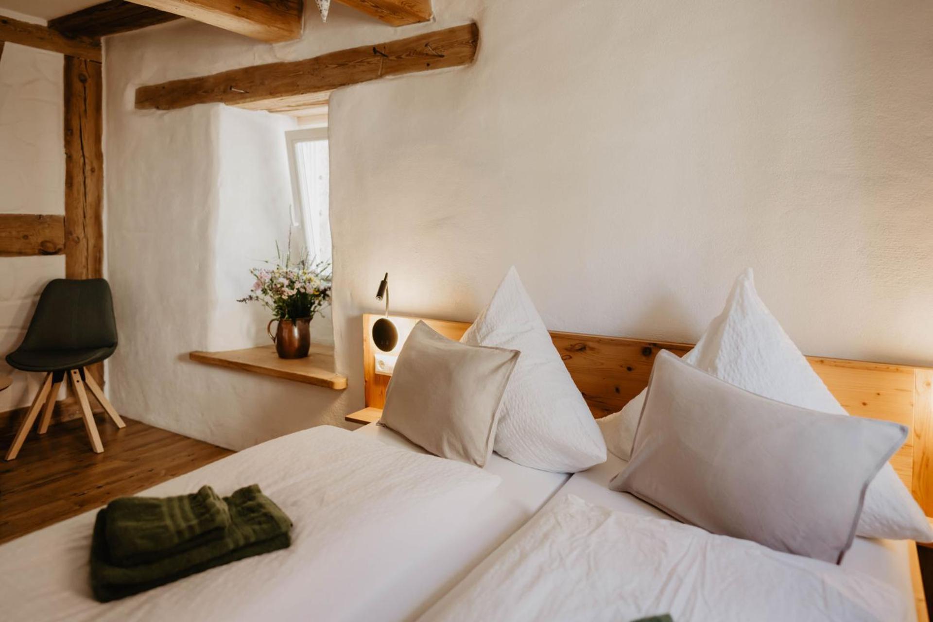 Wildkraeuter-Gasthof Linde Loeffingen Room photo